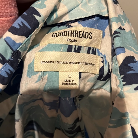 Good threads button down - Picture 3 of 3